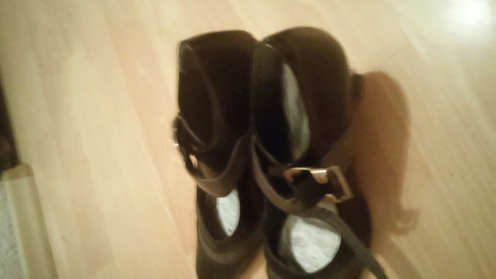 buty 4 pary cena 1 pary.