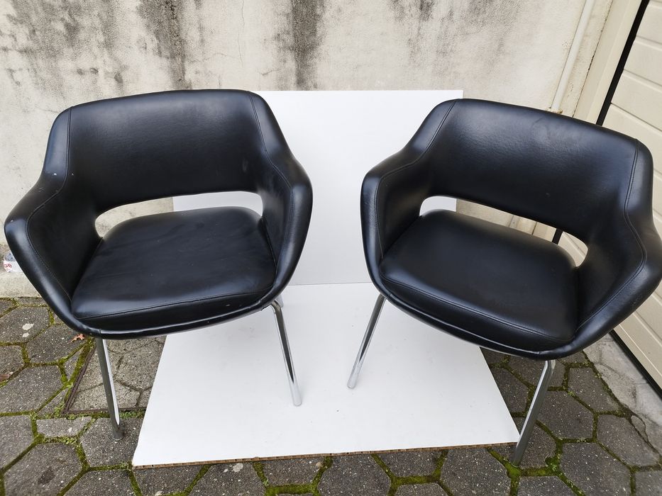 Cadeiras pretas vintage