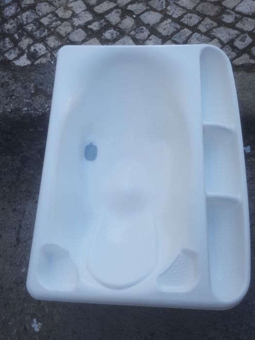 Banheira   para  crianças  cor branco  Nova
