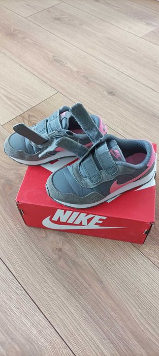 Nike dziewczęce 27.5