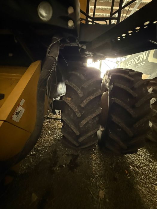 Комбайн CAT Lexion 570R