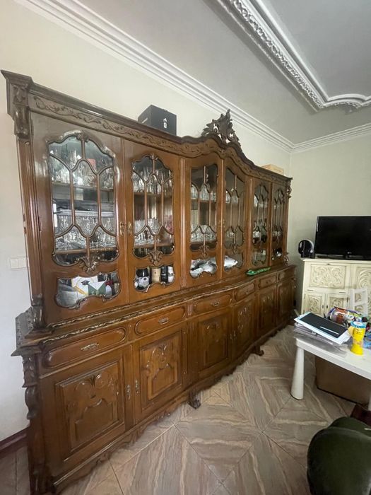 Móvel de sala + mesa e cadeiras