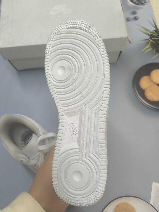 Białe trampki w rozmiarze 39