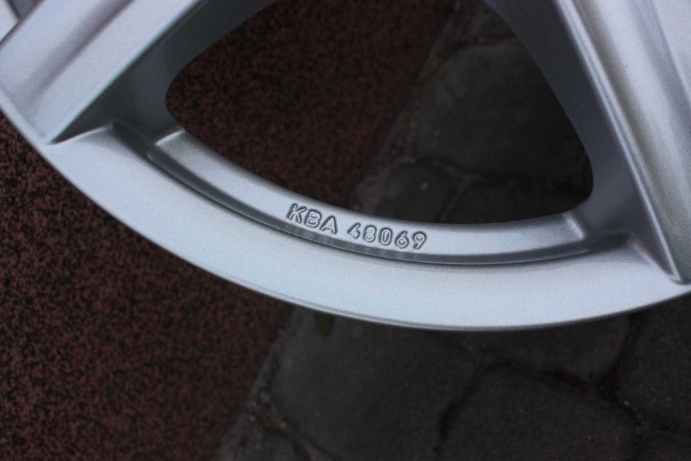 Nowe niemieckie alufelgi Alutec 15 5x112 Audi A3 VW Golf Seat Skoda Oc