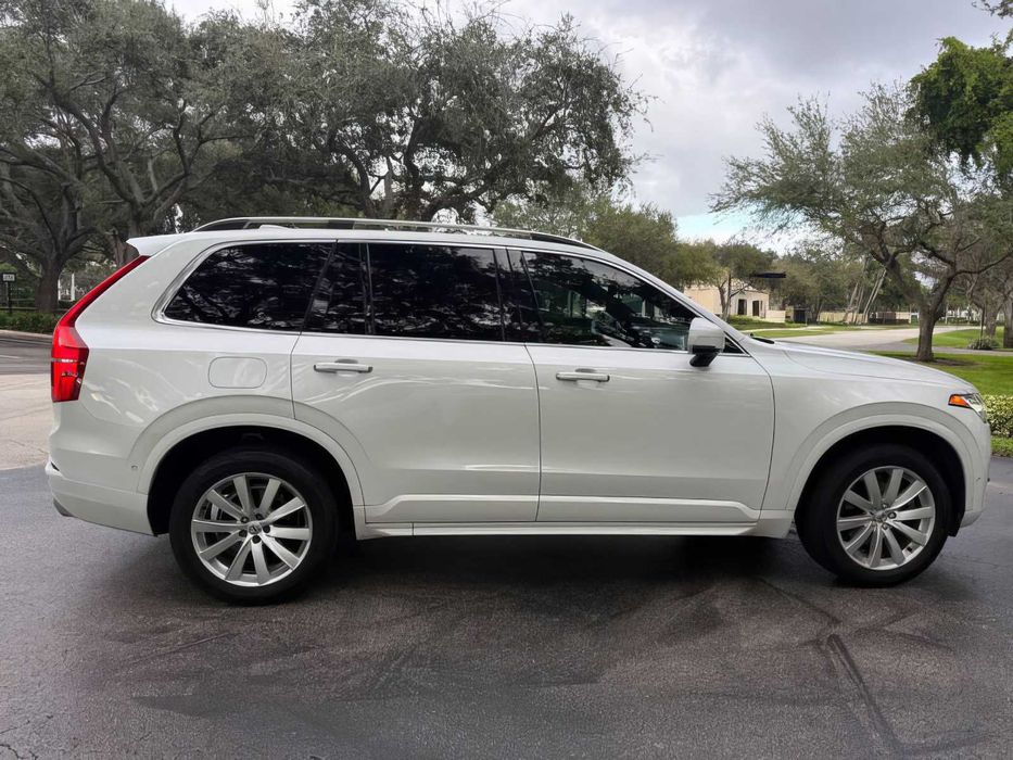 Volvo XC90      2018