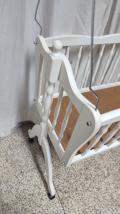 Berço baloiço em madeira