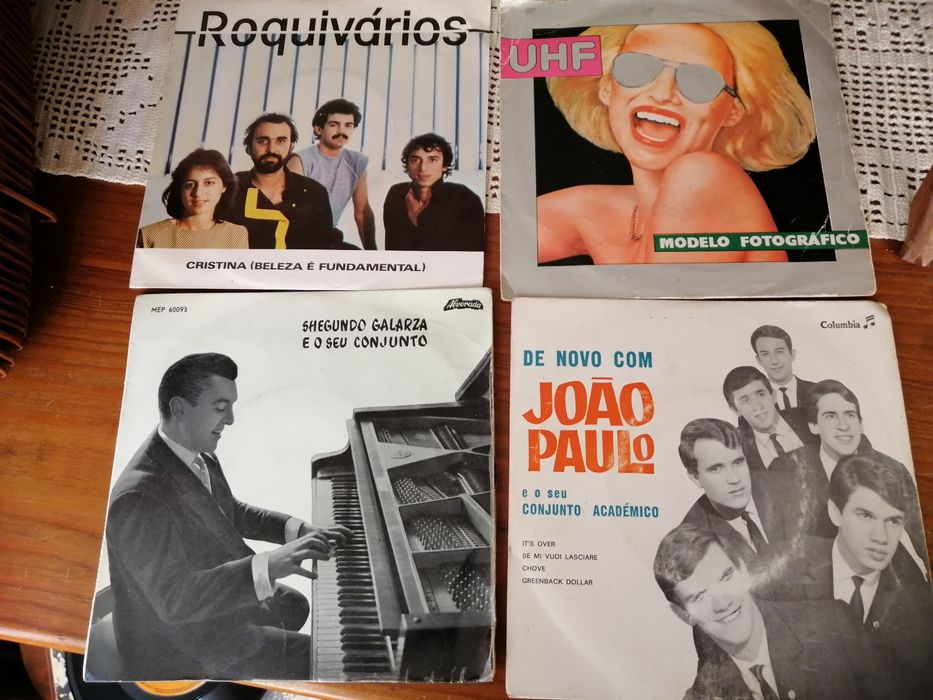 Singles  4 e  6 euros  cada
