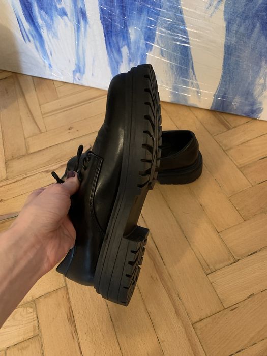 Шкіряні черевики дербі