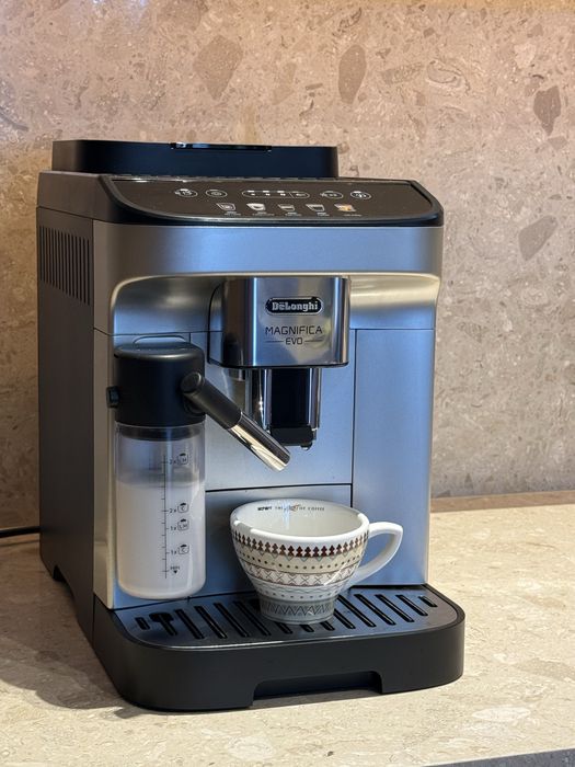 DeLonghi Magnifica Evo кавомашина
