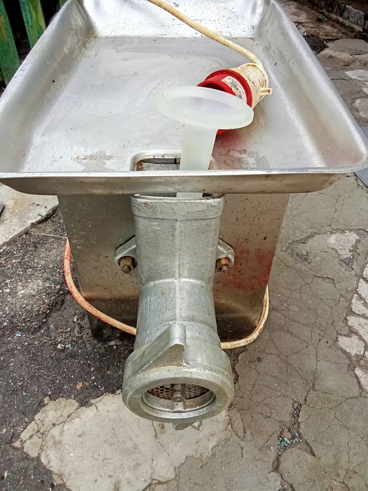 Продам мясорубку б/у