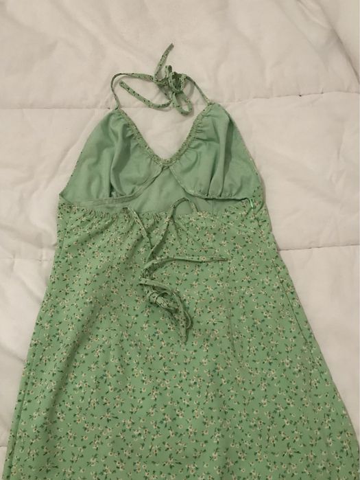 vestido midi às flores