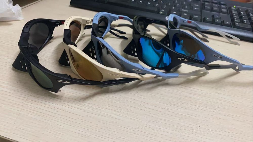 Oculos oakley plataris