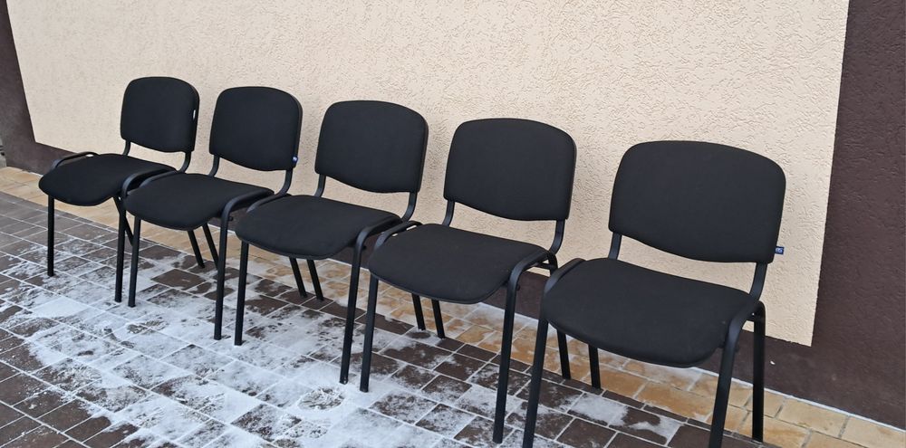 Продам офісні стільці б.у