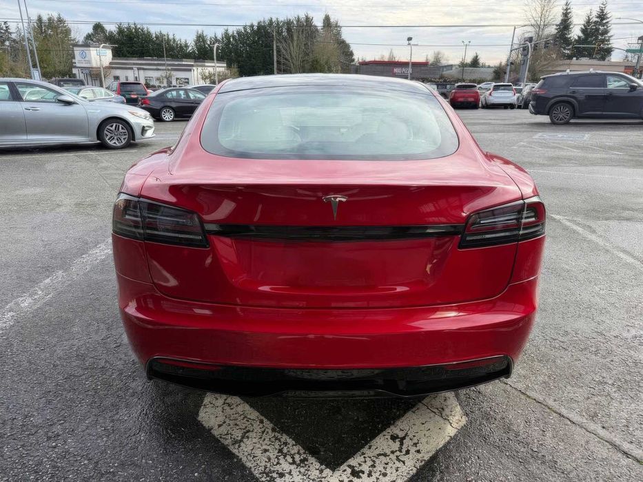 Tesla Model S      2022