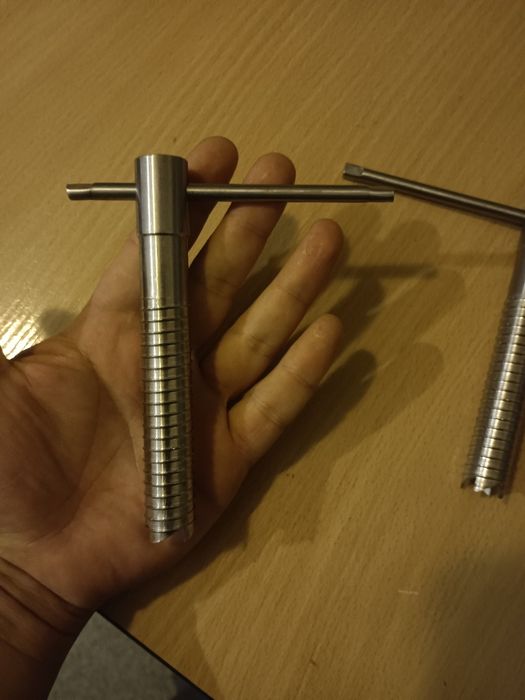 Льодобур титановий