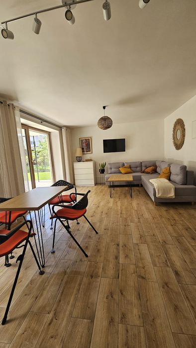 Apartament z ogrodem