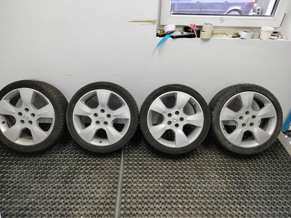 Alufelgi Opel z oponami 17 cali