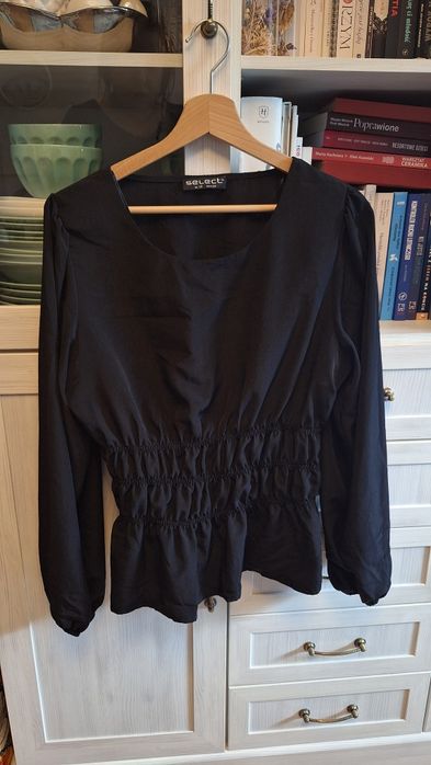 Elegancka czarna bluzka