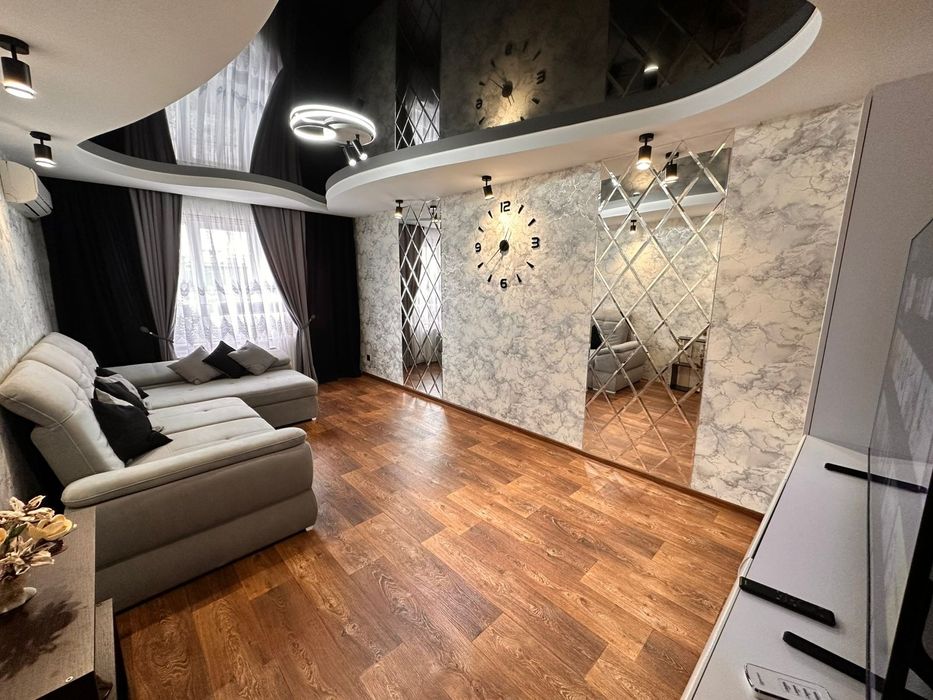 Квартира 2-х кімнатна подобово 1500 від . Світло та інтернет є завжди.