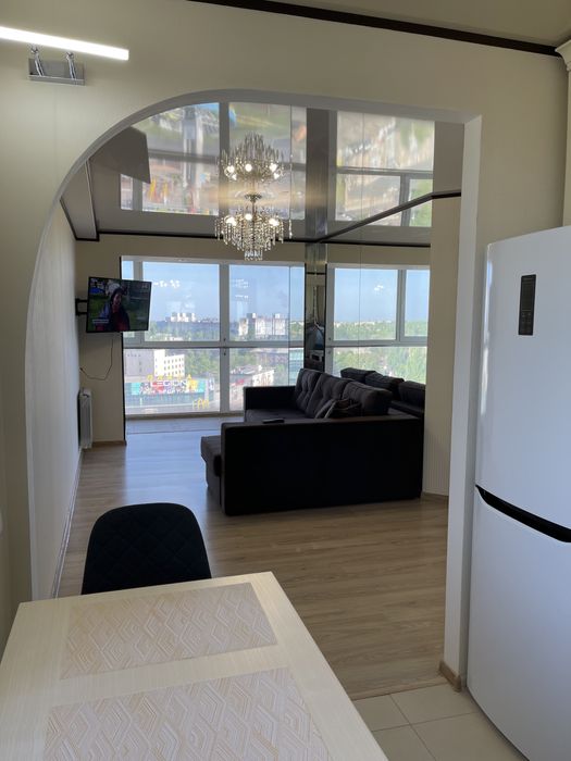 Подобова Погодинна оренда Шикарная VIP двухкомнатная студия 95 квартал