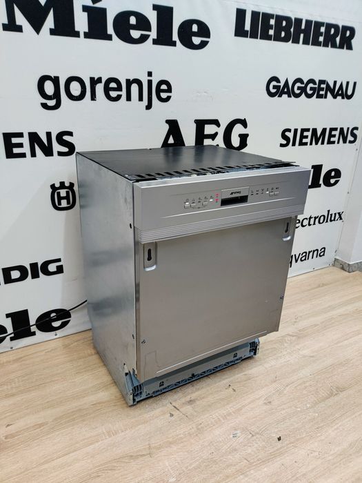Встраиваемая посудомоечная машина SMEG™. 2022 год. Сост. Новой