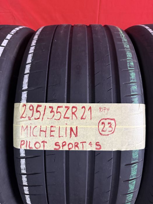 Pneus 295/35/21 Michelin impecaveis
