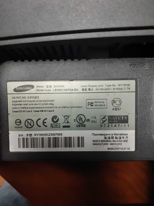 Monitor Samsung 943 NWX