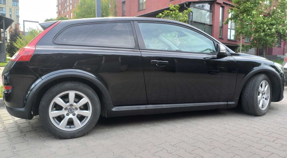 продам автомобіль Volvo C30