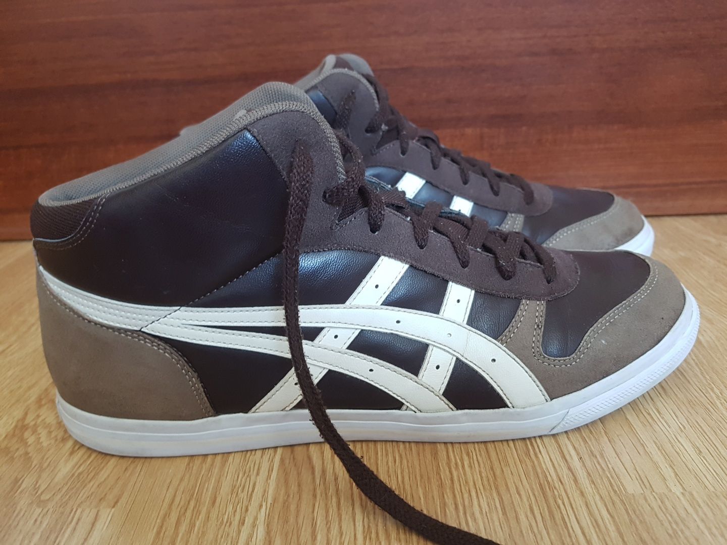 Asics aaron mid deals