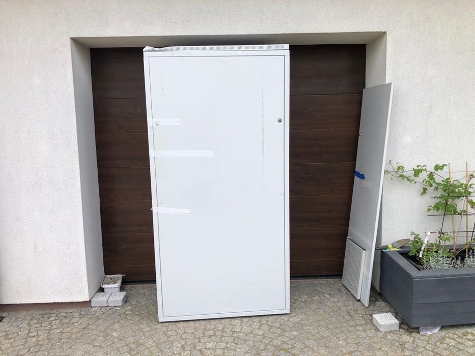 Szafa RACK stojąca 19" 42U 600x1000mm plus półki