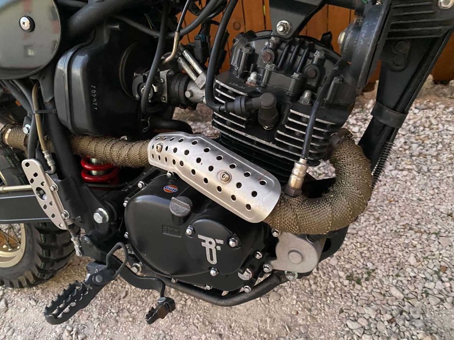Moto Bullit - Bluroc Hero 125