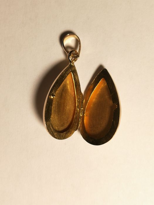 Pendente em ouro 19,2k forma de gota 4,07g