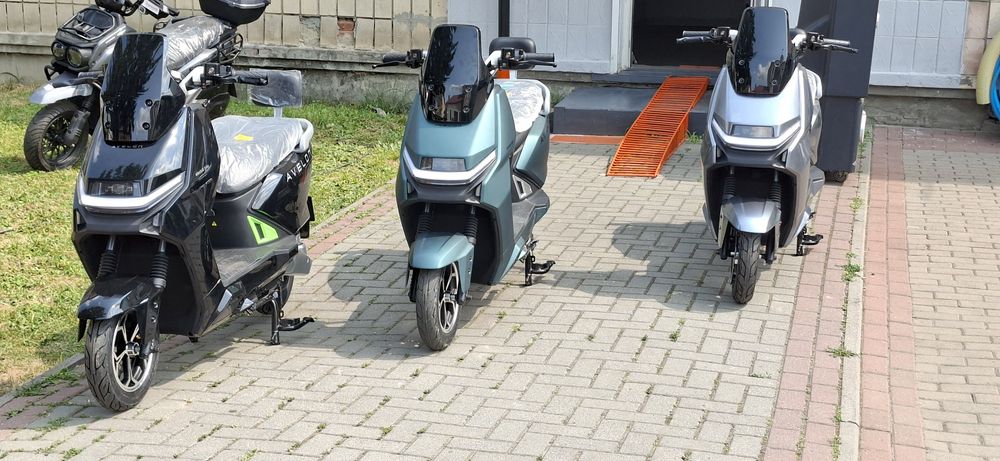 Електроскутер Garow «L500»  1500W, 72V 30Ah літій-залізо-фосфатний,
