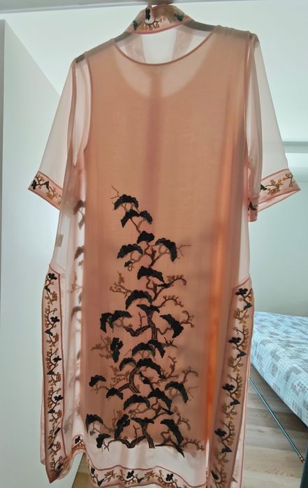 Conjunto Elegante de Duas Peças com Bordados Florais Exclusivos