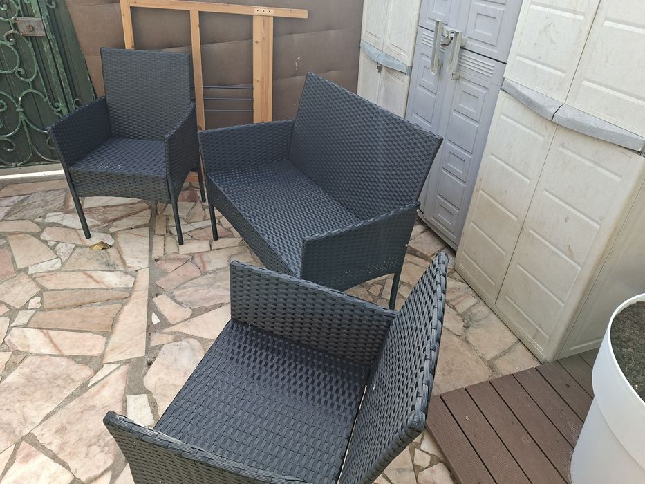 Sofa mais duas  cadeiras jardim