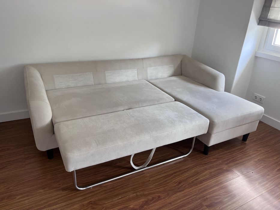 Sofá-cama com chaise longue