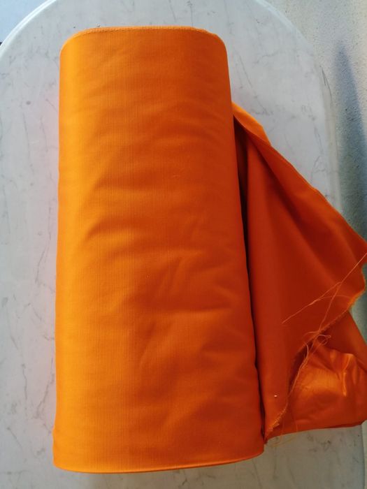 Tecido alinhado acetinado chantungue laranja