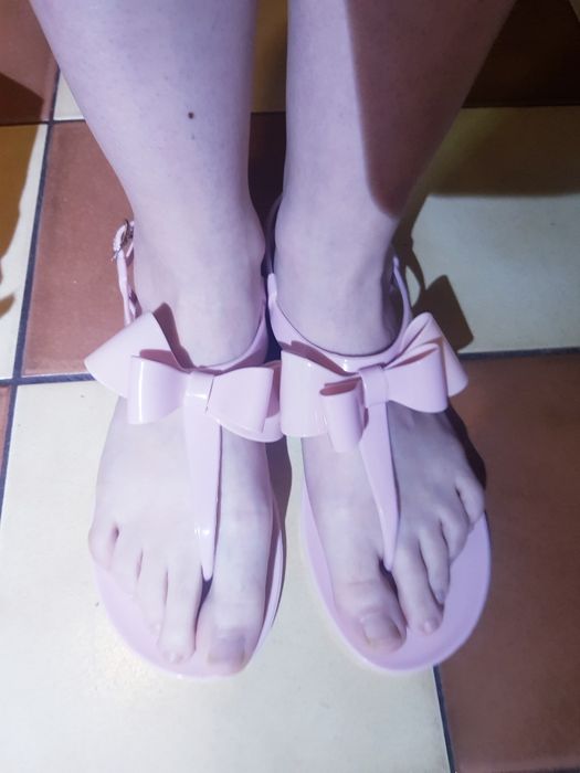 Sprzedam meliski gumowe nowe sandałki rozmiar 36