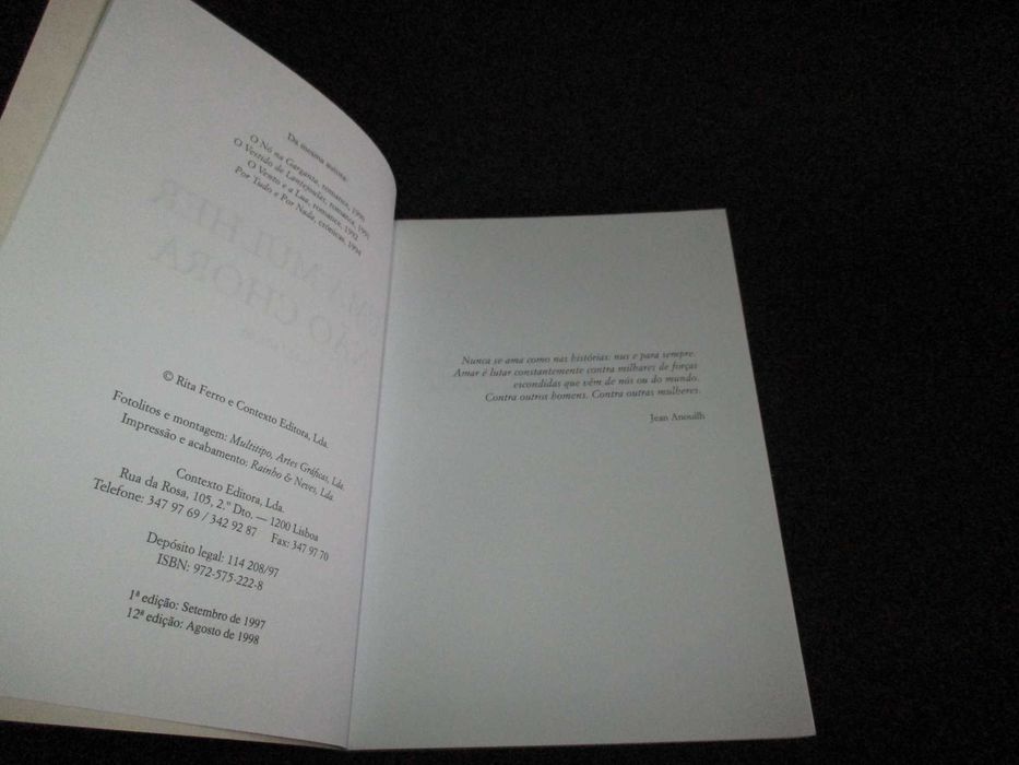 Livro Uma Mulher não chora Rita Ferro