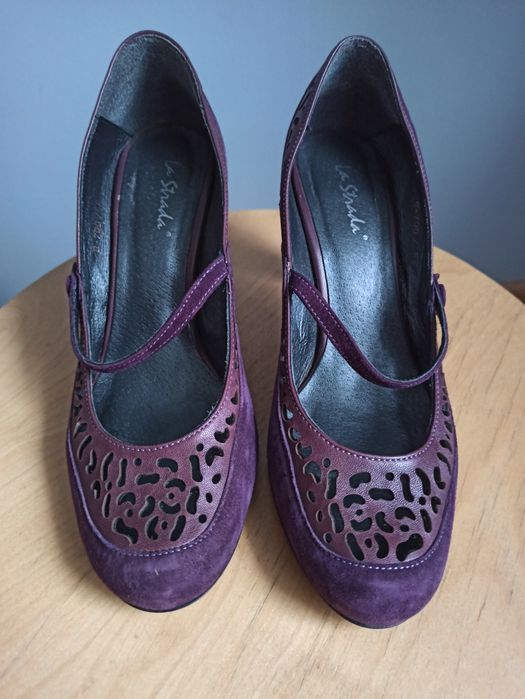 Buty na  obcasie
