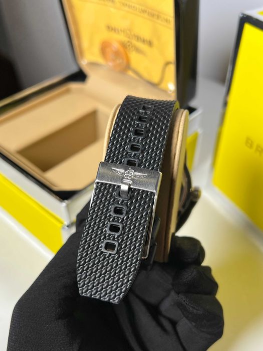 Часы Breitling Superocean Heritage B20 AB2010121B1S1