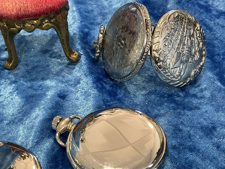 RELOGIOS de bolso coleção quartz a trabalhar