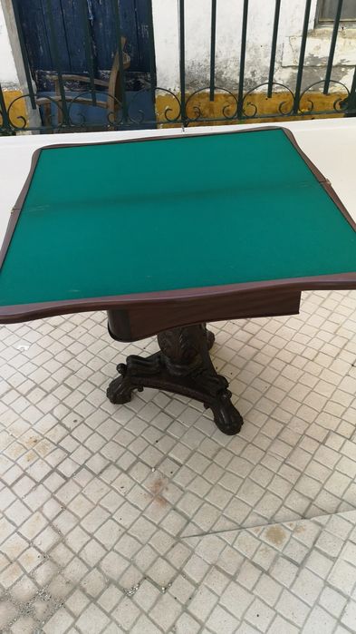 Mesa de jogo dobrável com pano verde – peça elegante