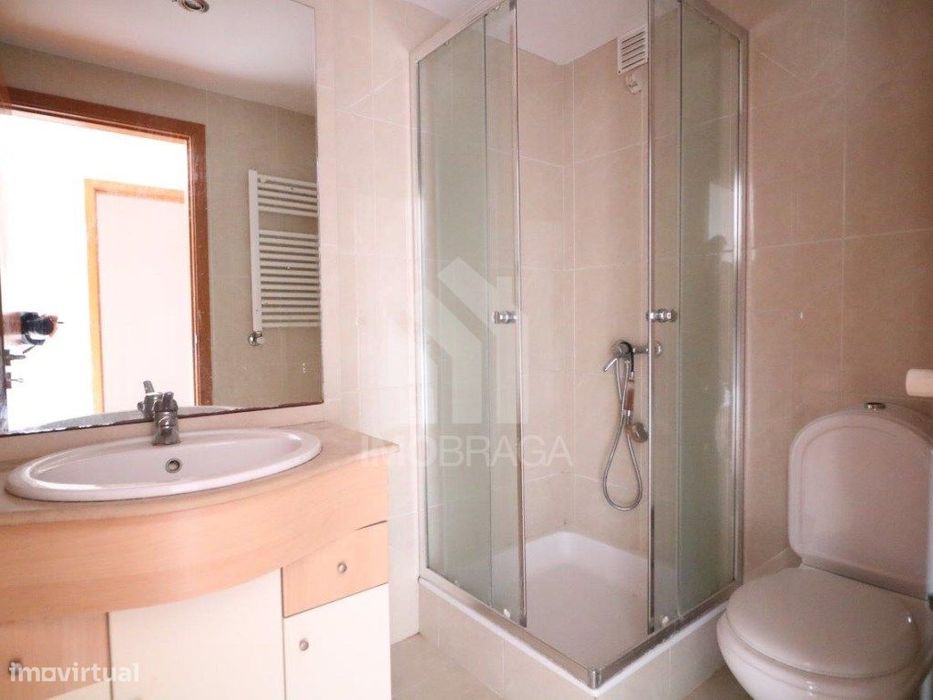 Venda Apartamento T2, em Lamaçães, Braga