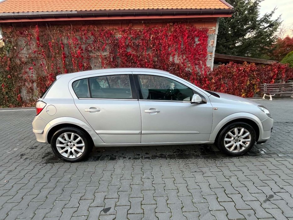 Opel Astra H 1.6 benzyna
