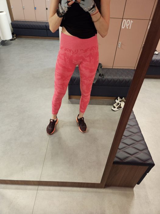 Leginsy różowe moro