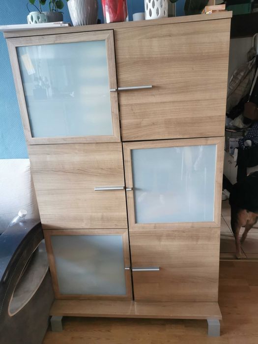 3 Komody + sofa.
