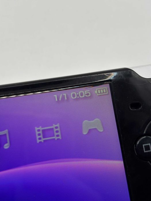 czarna konsola PSP 3000 slim + adapter + kabel stan bardzo dobry