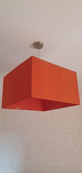 Candeeiro de tecto e candeeiro mesa cabeceira