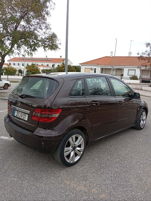 Mercedes benz B180
